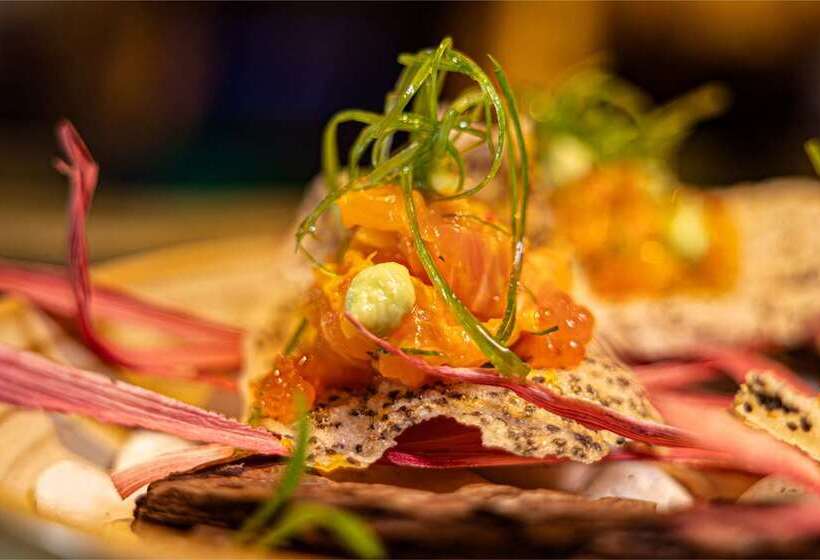 Отель Conrad Abu Dhabi Etihad Towers