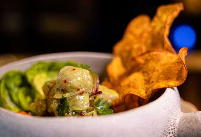 Отель Conrad Abu Dhabi Etihad Towers