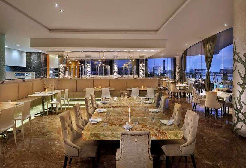 Отель Conrad Abu Dhabi Etihad Towers