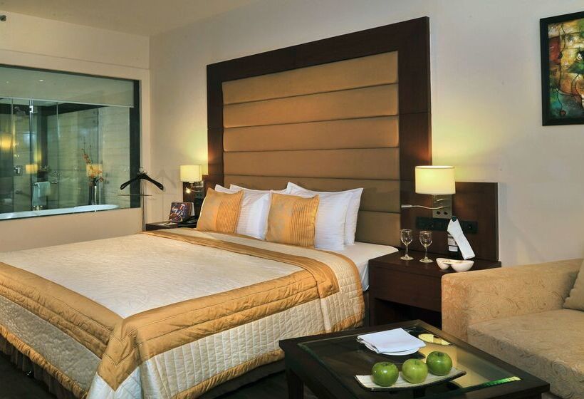 هتل Country Inn & Suites By Radisson, Gurugram Sector 12