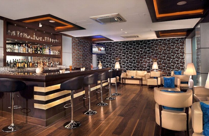 هتل Country Inn & Suites By Radisson, Gurugram Sector 12