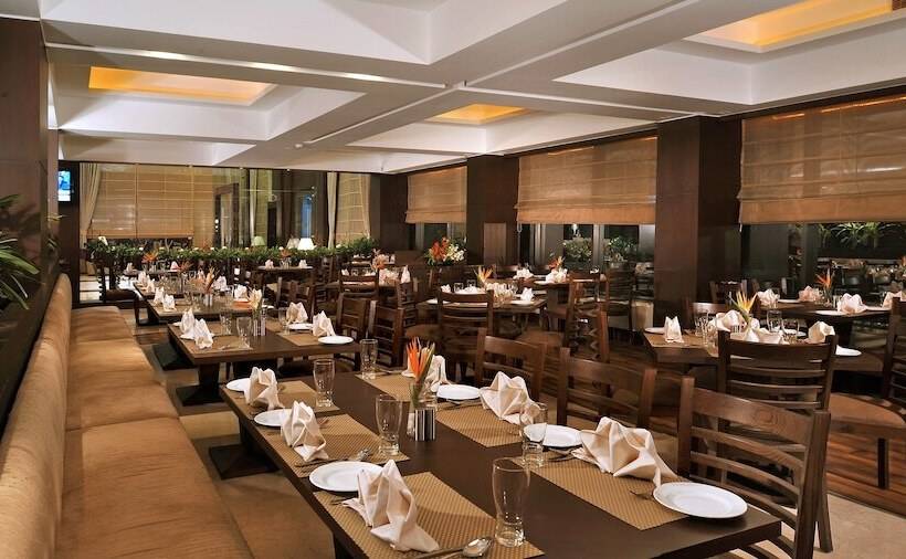 هتل Country Inn & Suites By Radisson, Gurugram Sector 12