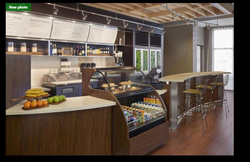 호텔 Courtyard By Marriott Kingston Highway 401