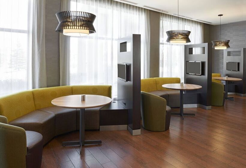 호텔 Courtyard By Marriott Kingston Highway 401