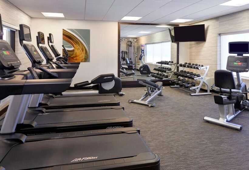 호텔 Courtyard By Marriott Kingston Highway 401