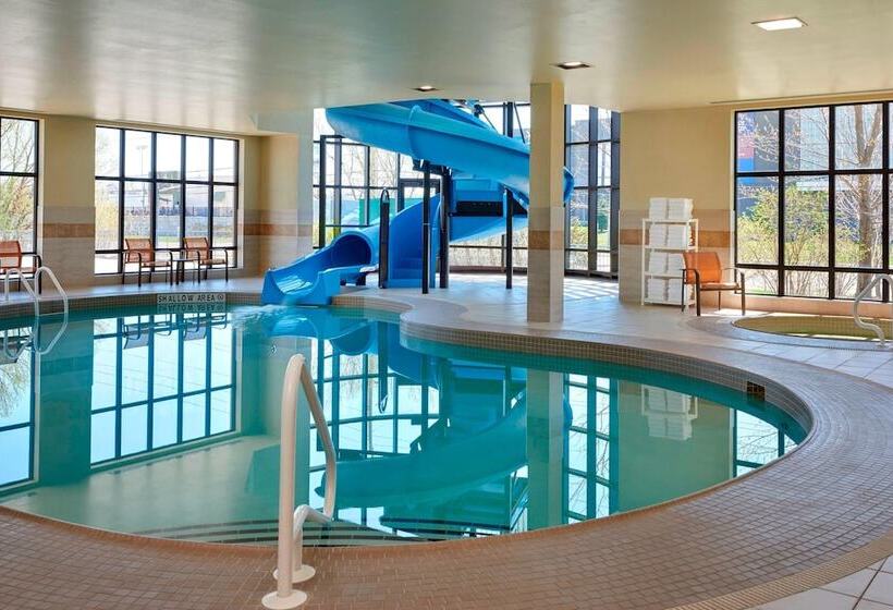 호텔 Courtyard By Marriott Kingston Highway 401