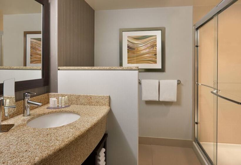 호텔 Courtyard By Marriott Kingston Highway 401