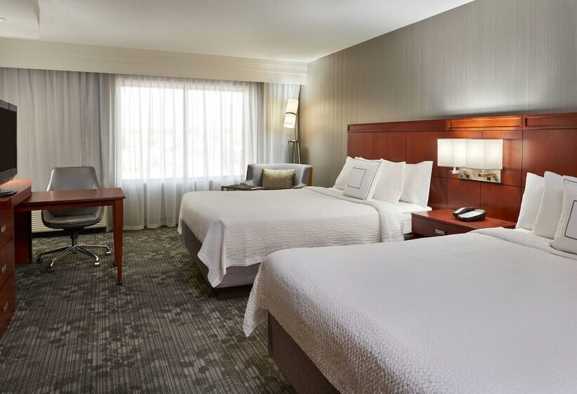 호텔 Courtyard By Marriott Kingston Highway 401