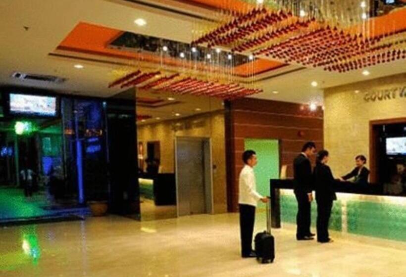Courtyard Hotel @ 1borneo