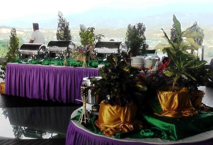 Courtyard Hotel @ 1borneo