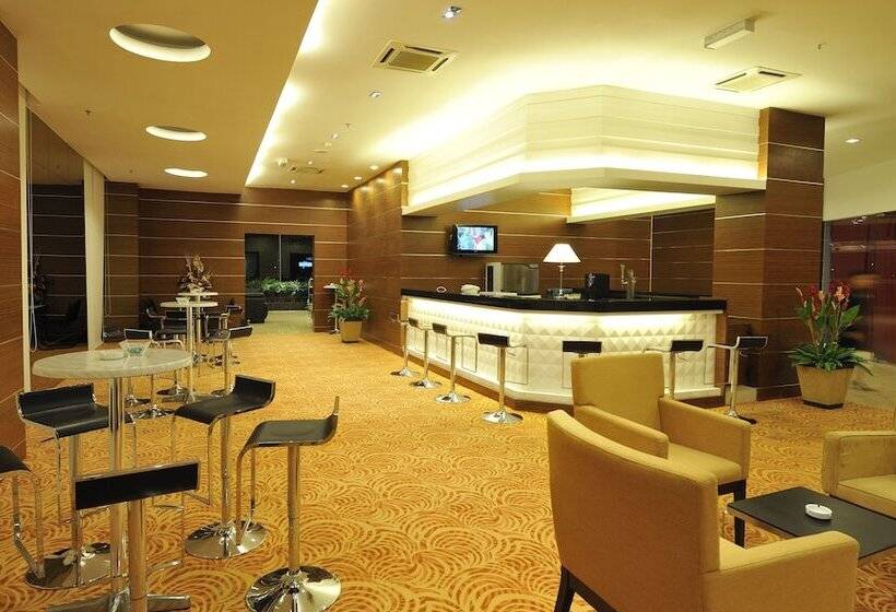 Courtyard Hotel @ 1borneo