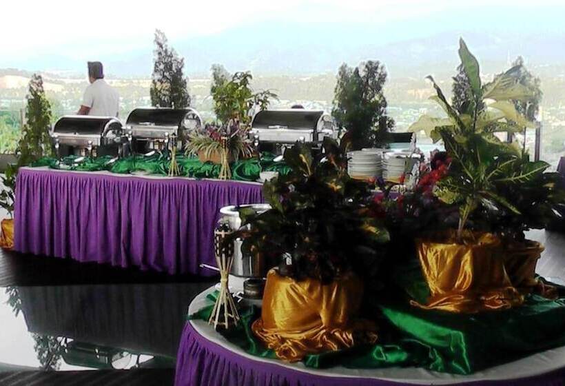 Courtyard Hotel @ 1borneo