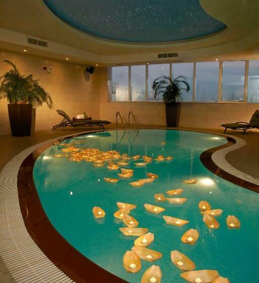 Cristal Hotel Abu Dhabi