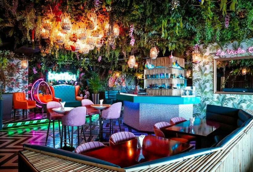 Cristal Hotel Abu Dhabi