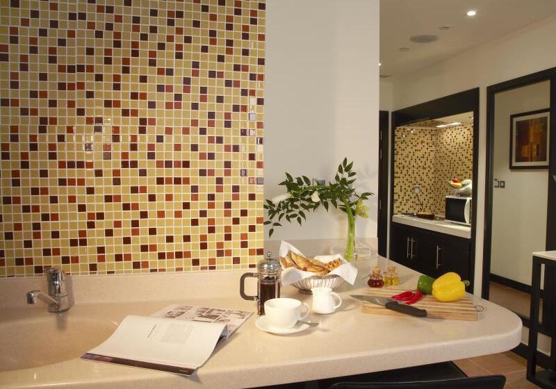 Cristal Hotel Abu Dhabi