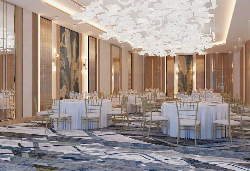 هتل Crowne Plaza   Dubai Jumeirah, An Ihg