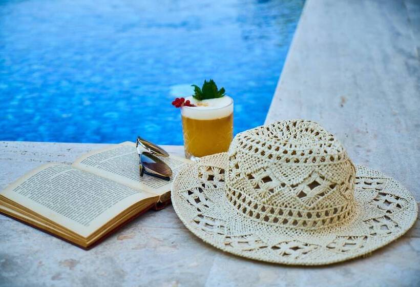 هتل Crowne Plaza   Dubai Jumeirah, An Ihg