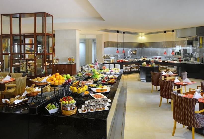 هتل Crowne Plaza   Dubai Jumeirah, An Ihg