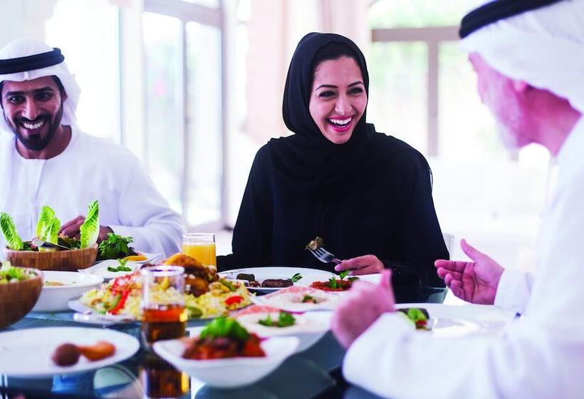 هتل Crowne Plaza   Dubai Jumeirah, An Ihg