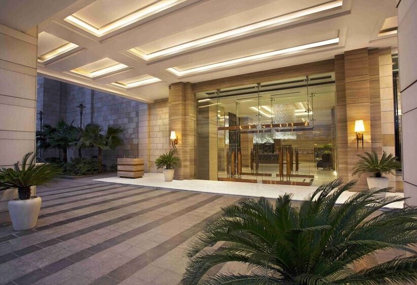Отель Crowne Plaza New Delhi Mayur Vihar Noida, An Ihg