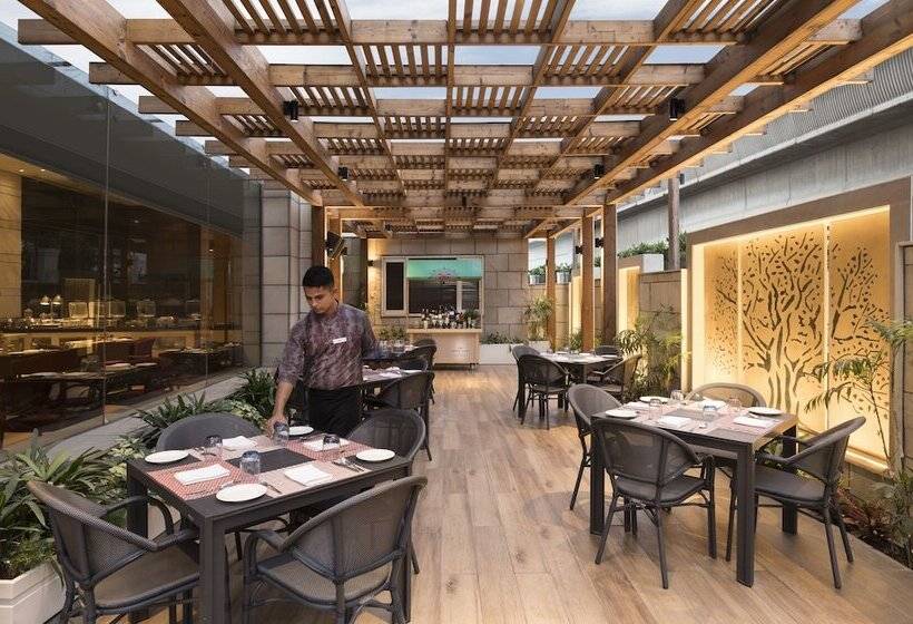 Отель Crowne Plaza New Delhi Mayur Vihar Noida, An Ihg