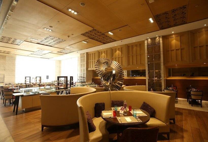 Отель Crowne Plaza New Delhi Mayur Vihar Noida, An Ihg