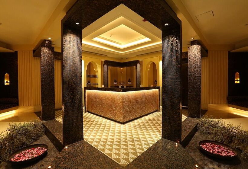 Отель Crowne Plaza New Delhi Mayur Vihar Noida, An Ihg