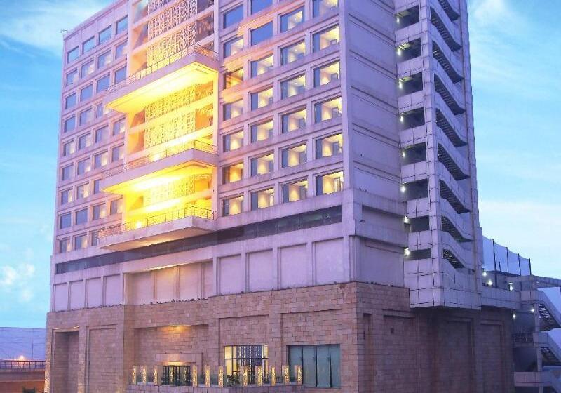Отель Crowne Plaza New Delhi Mayur Vihar Noida, An Ihg