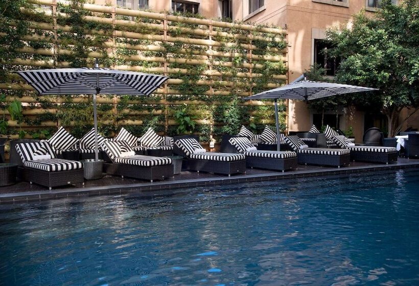 Davinci Hotel On Nelson Mandela Square