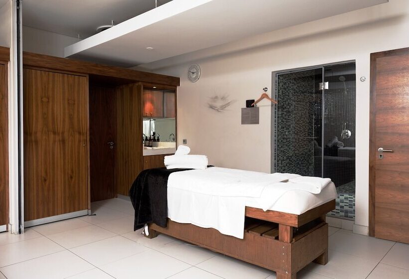 Davinci Hotel On Nelson Mandela Square