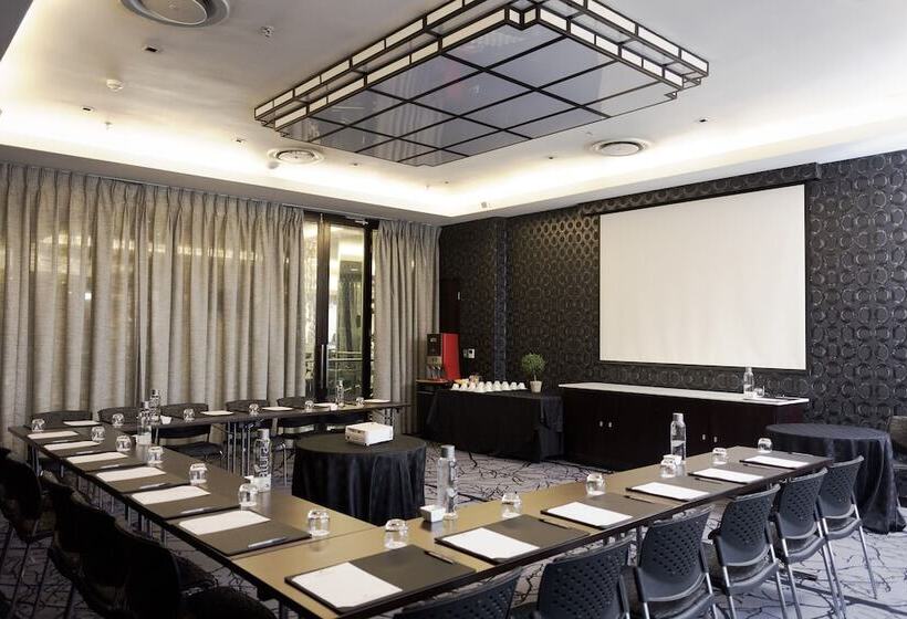 Davinci Hotel On Nelson Mandela Square