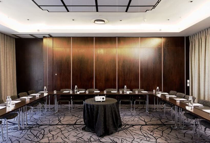 Davinci Hotel On Nelson Mandela Square