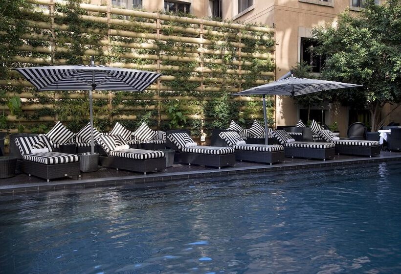 Davinci Hotel On Nelson Mandela Square