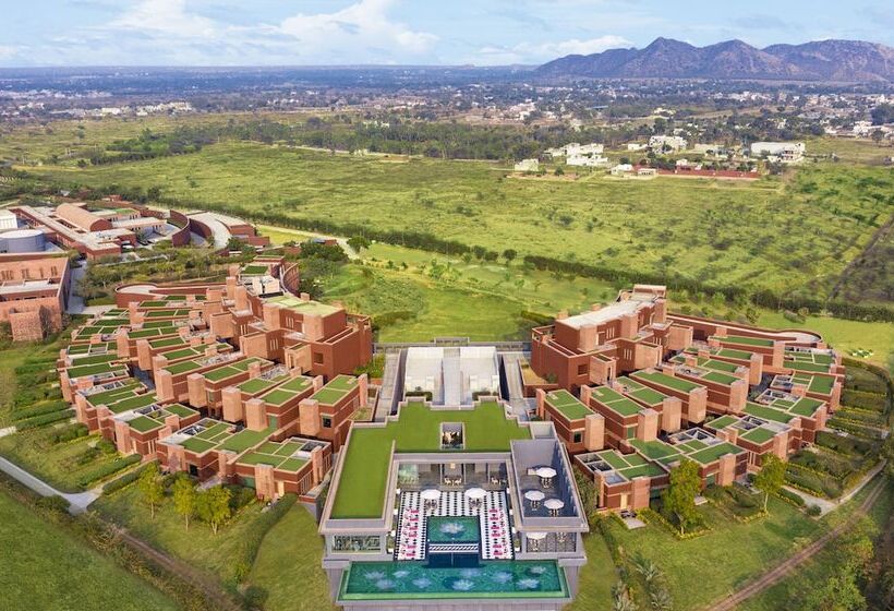 בית מלון כפרי Taj Devi Ratn Resort & Spa, Jaipur