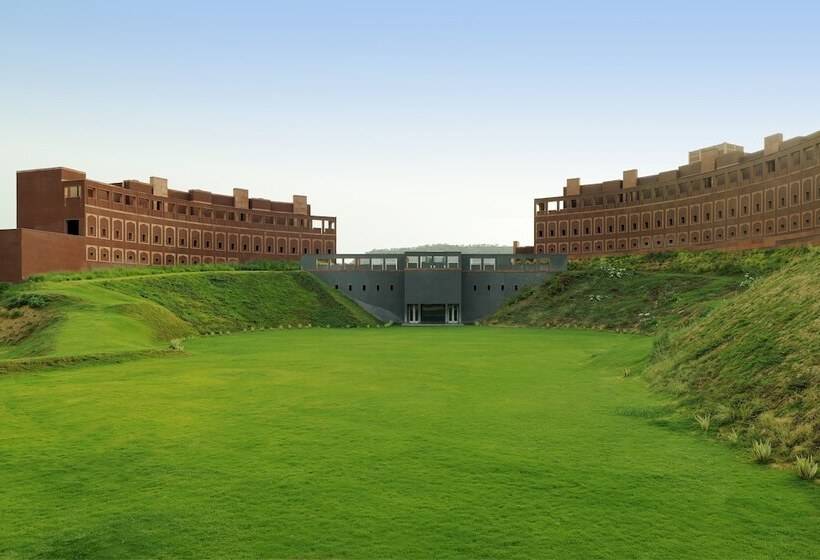 בית מלון כפרי Taj Devi Ratn Resort & Spa, Jaipur