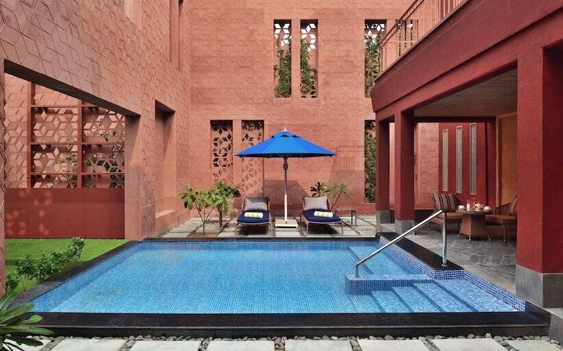 בית מלון כפרי Taj Devi Ratn Resort & Spa, Jaipur