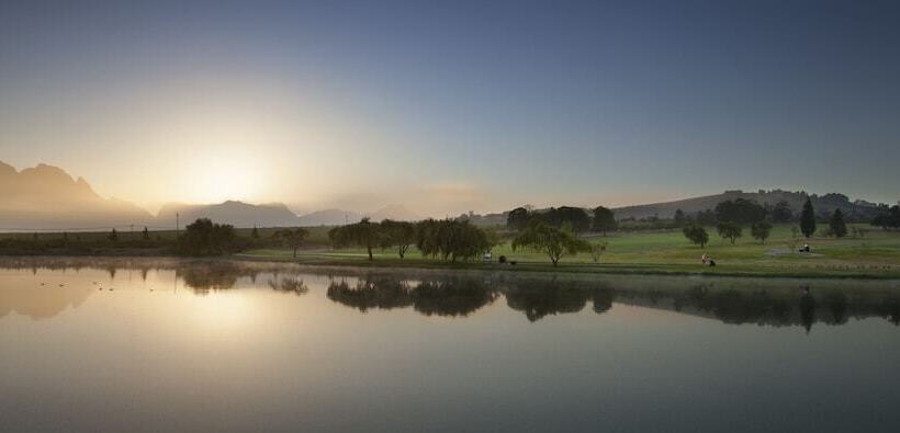 Отель Devonvale Golf & Wine Estate