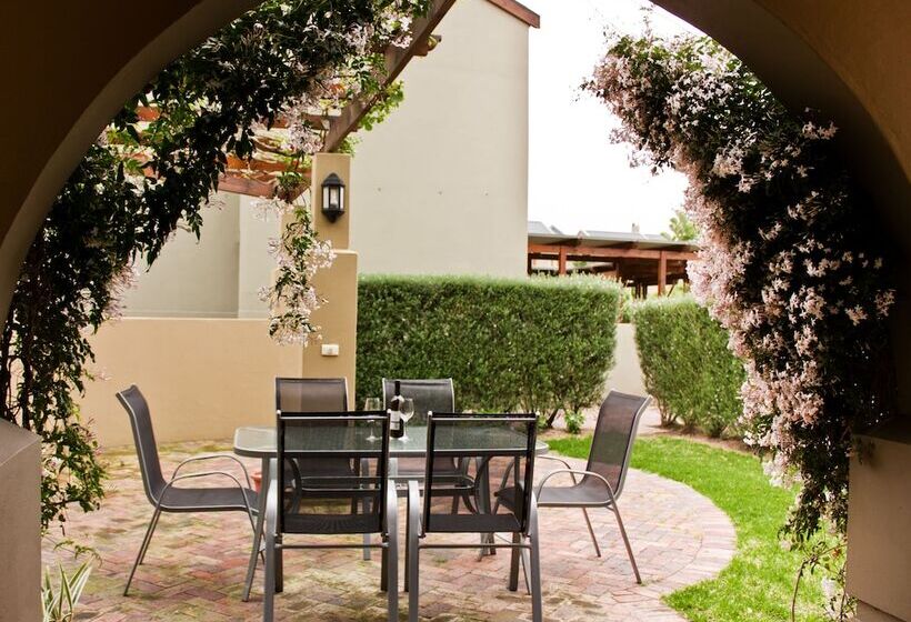 Отель Devonvale Golf & Wine Estate