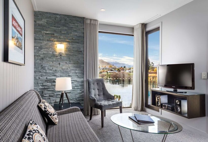 هتل Doubletree By Hilton Queenstown