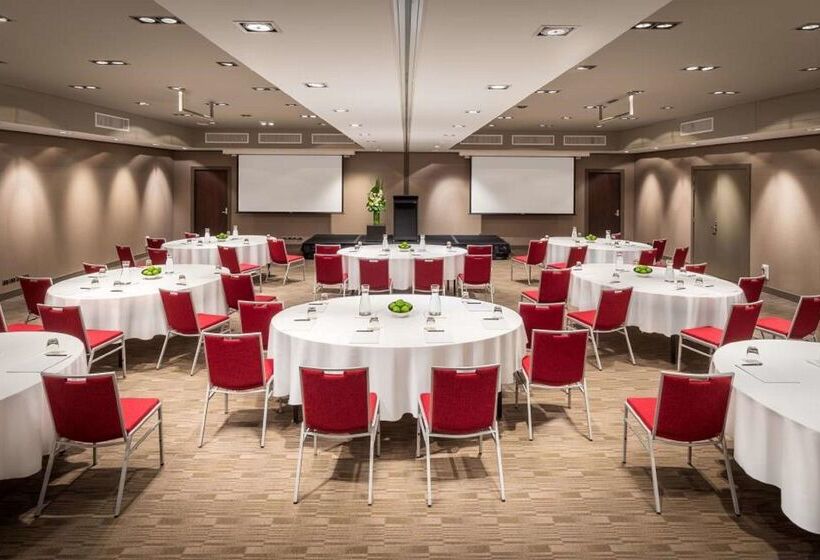 هتل Doubletree By Hilton Queenstown