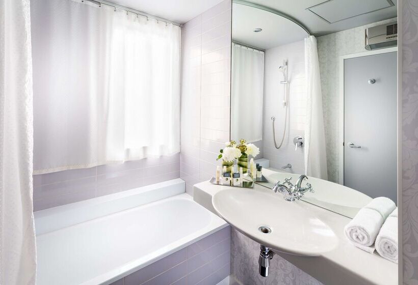 هتل Doubletree By Hilton Queenstown