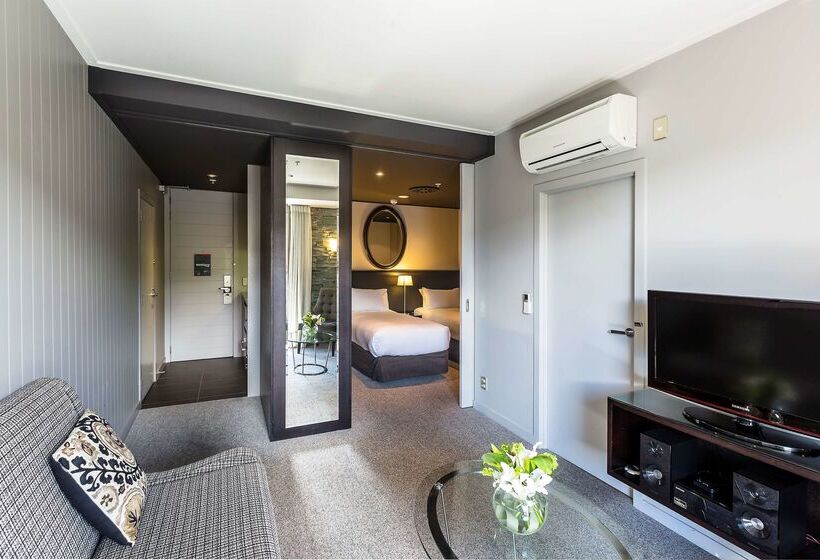 هتل Doubletree By Hilton Queenstown