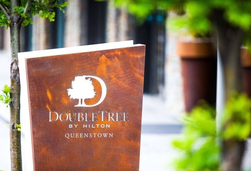 هتل Doubletree By Hilton Queenstown
