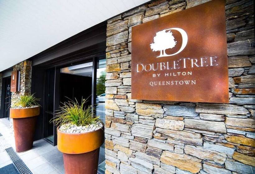 هتل Doubletree By Hilton Queenstown