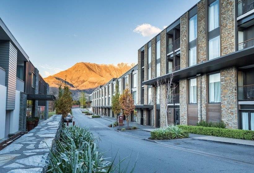 هتل Doubletree By Hilton Queenstown