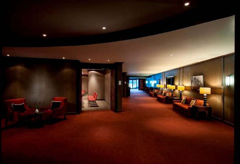 هتل Doubletree By Hilton Queenstown