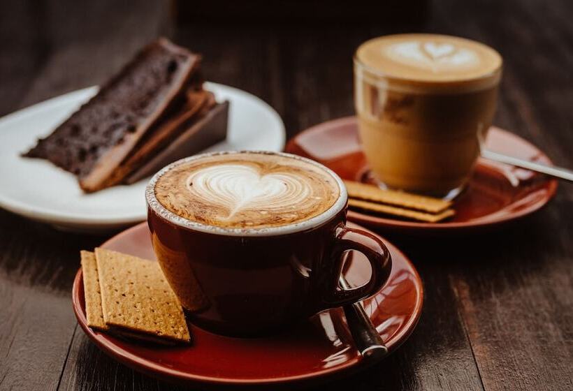 هتل Doubletree By Hilton Queenstown