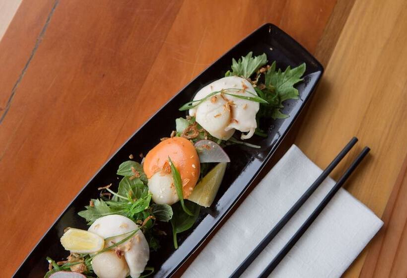 هتل Doubletree By Hilton Queenstown