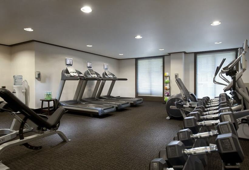 هتل Doubletree By Hilton Queenstown