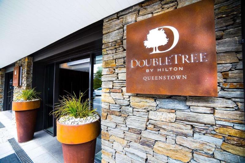 هتل Doubletree By Hilton Queenstown
